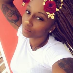 Meet your Posher, Alexis